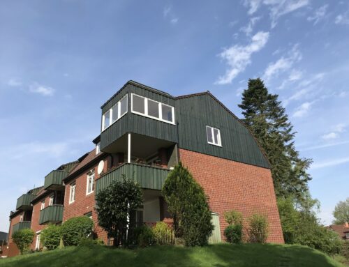 Moderne Erdgeschosswohnung mit Terrasse, Keller und Carport